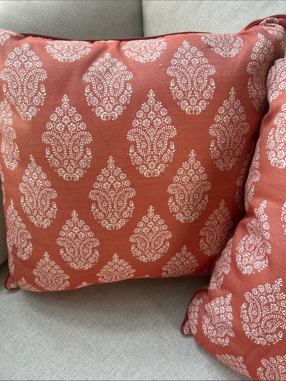 Frontgate sunbrella indoor/outdoor pillows set of 2
$50 each
